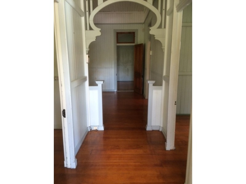 2 Chamberlain Street, Sadliers Crossing QLD 4305