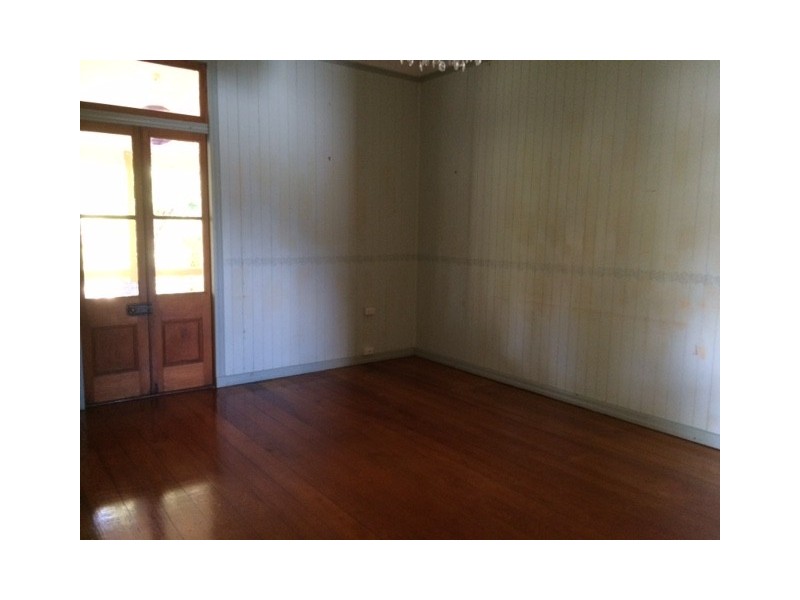 2 Chamberlain Street, Sadliers Crossing QLD 4305