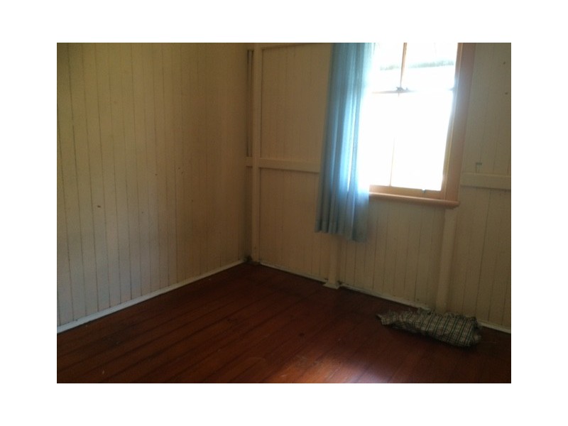 2 Chamberlain Street, Sadliers Crossing QLD 4305