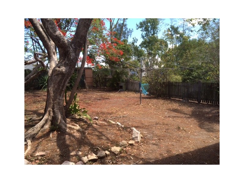 2 Chamberlain Street, Sadliers Crossing QLD 4305