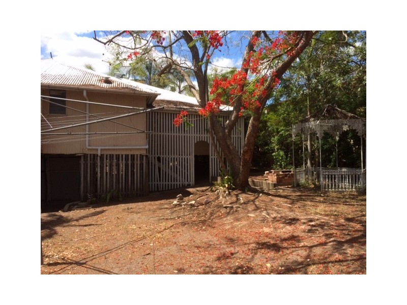 2 Chamberlain Street, Sadliers Crossing QLD 4305