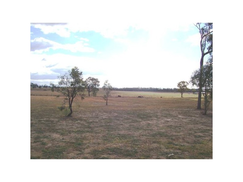 Ivory Close, Peak Crossing QLD 4306