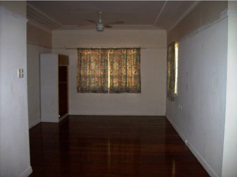 1/5 Burnett Street, Ipswich QLD 4305