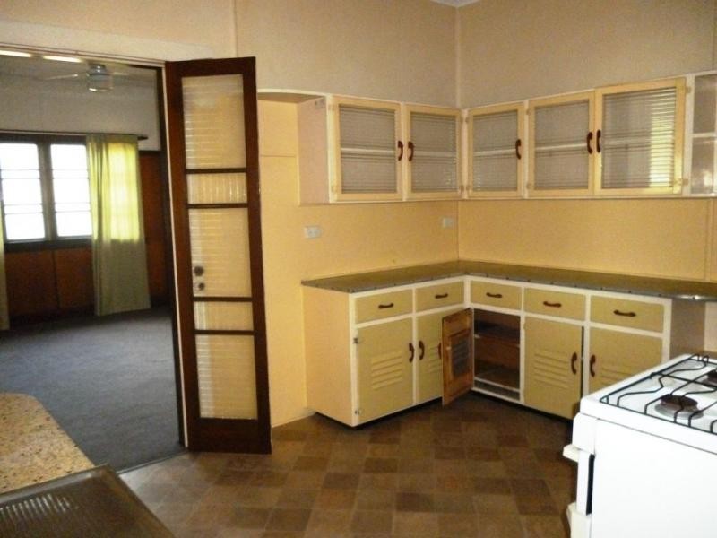 3 Robertson Road, Eastern Heights QLD 4305