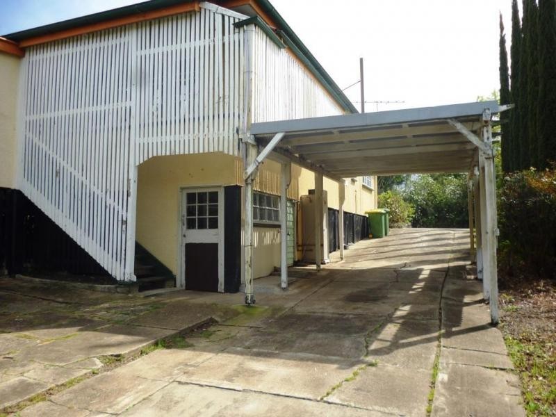 3 Robertson Road, Eastern Heights QLD 4305