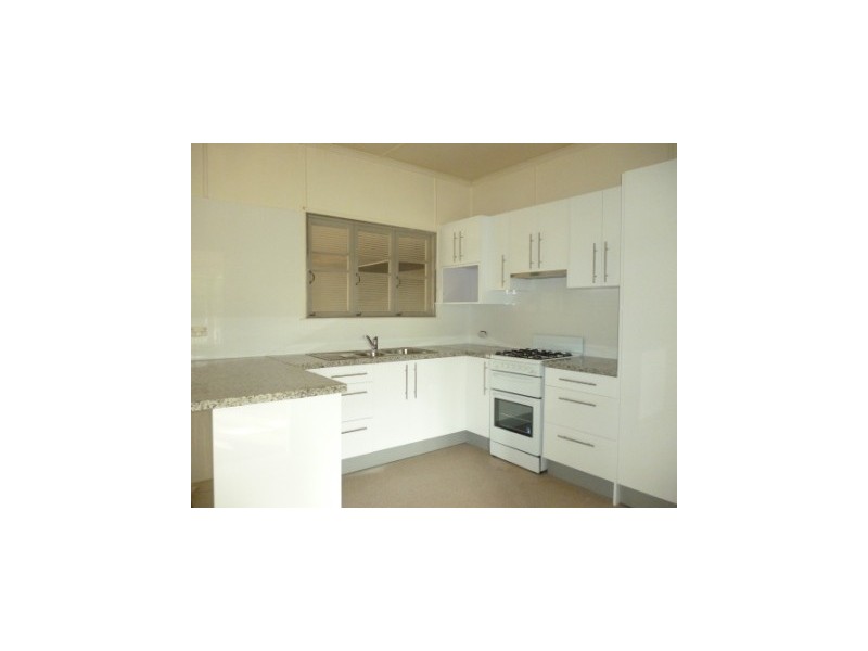 74 Whitehill Road, Eastern Heights QLD 4305