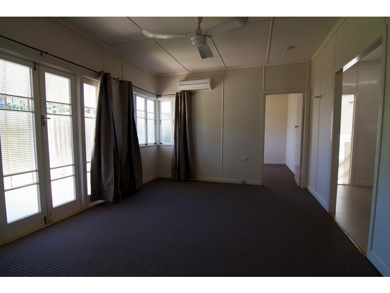74 Whitehill Road, Eastern Heights QLD 4305