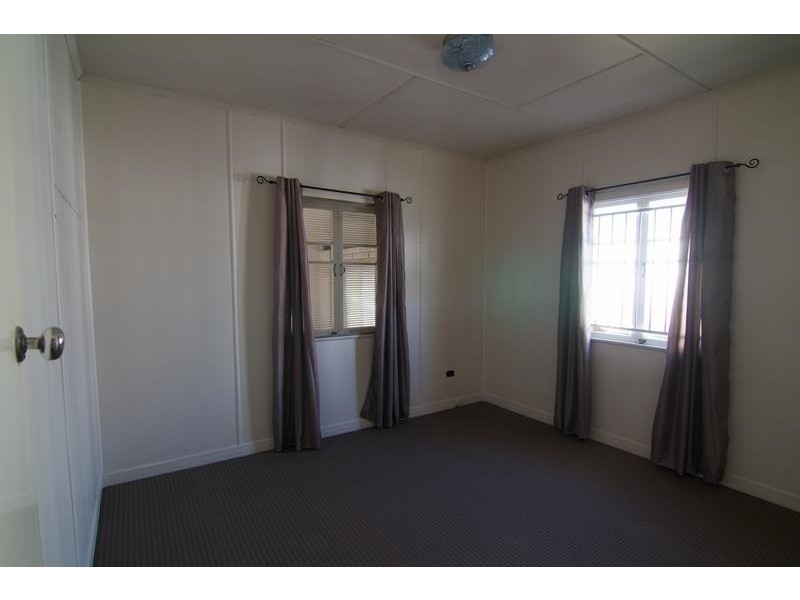 74 Whitehill Road, Eastern Heights QLD 4305