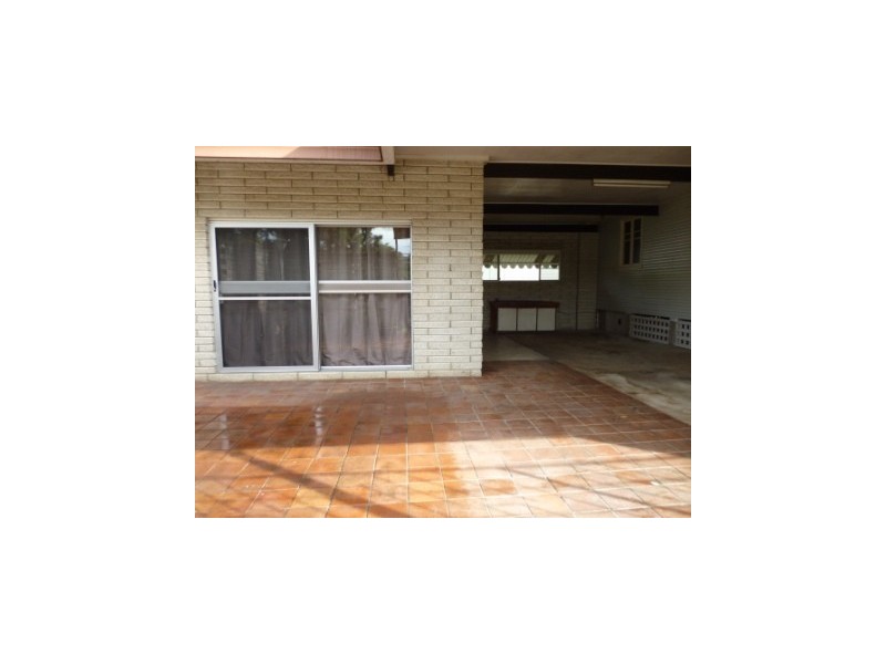 74 Whitehill Road, Eastern Heights QLD 4305