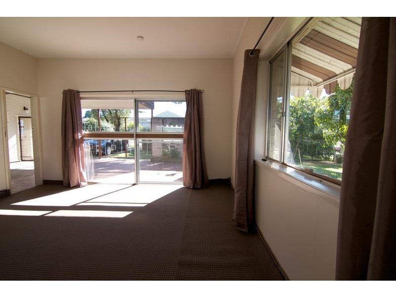 74 Whitehill Road, Eastern Heights QLD 4305