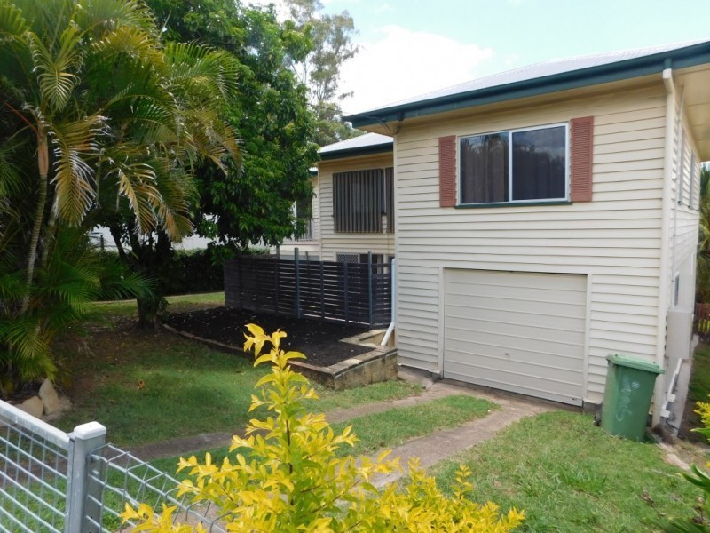 32 Darling Street East, Sadliers Crossing QLD 4305