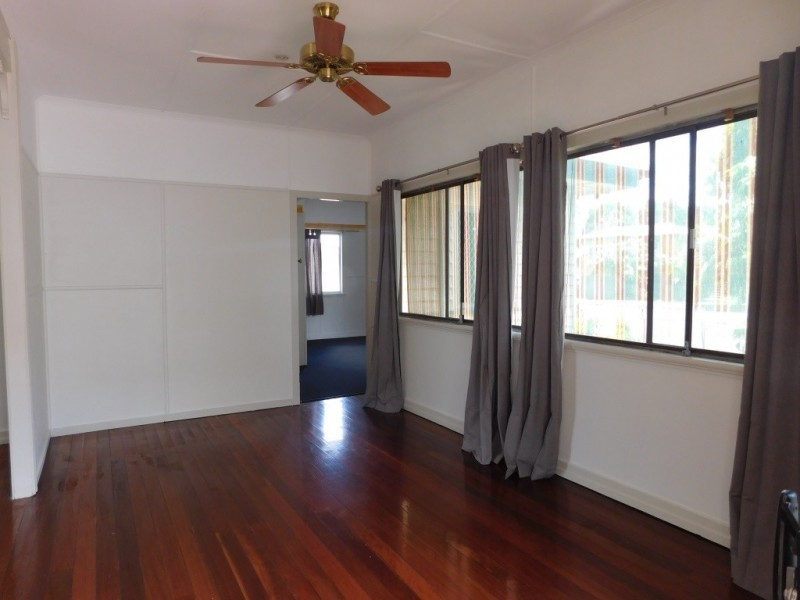 32 Darling Street East, Sadliers Crossing QLD 4305