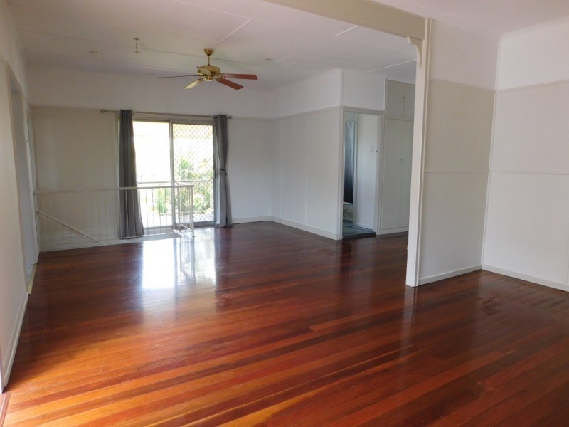 32 Darling Street East, Sadliers Crossing QLD 4305