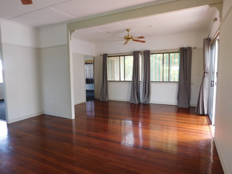 32 Darling Street East, Sadliers Crossing QLD 4305