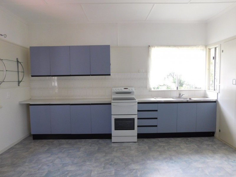 32 Darling Street East, Sadliers Crossing QLD 4305