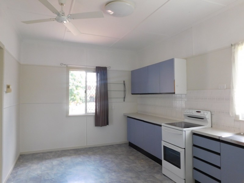 32 Darling Street East, Sadliers Crossing QLD 4305
