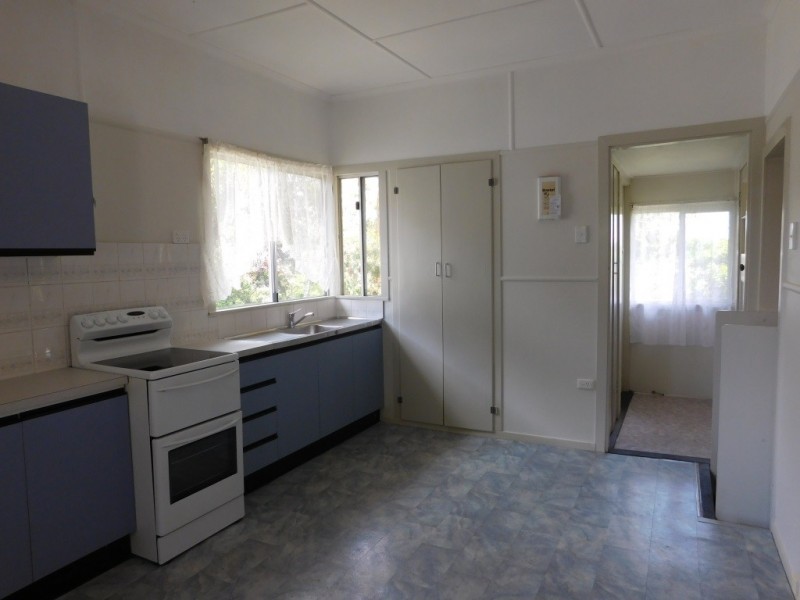 32 Darling Street East, Sadliers Crossing QLD 4305