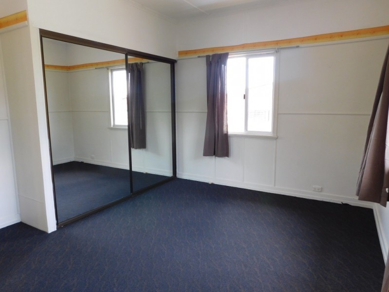 32 Darling Street East, Sadliers Crossing QLD 4305