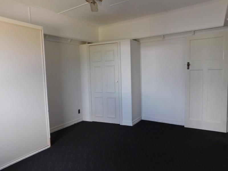 32 Darling Street East, Sadliers Crossing QLD 4305