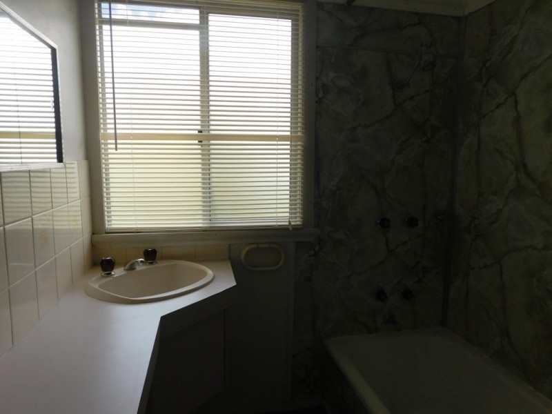 32 Darling Street East, Sadliers Crossing QLD 4305