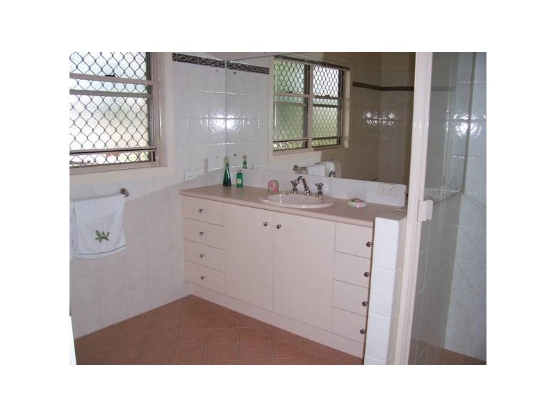 Flinders View QLD 4305