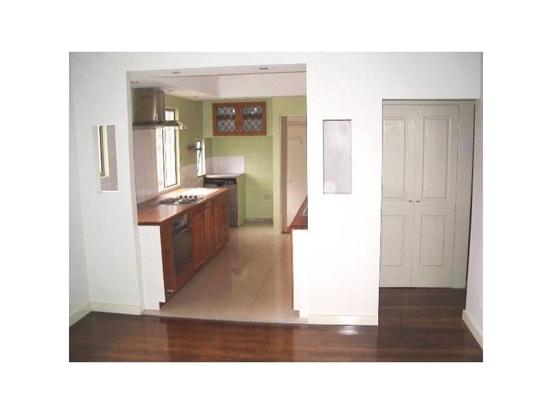 1 Roberts Street, North Ipswich QLD 4305