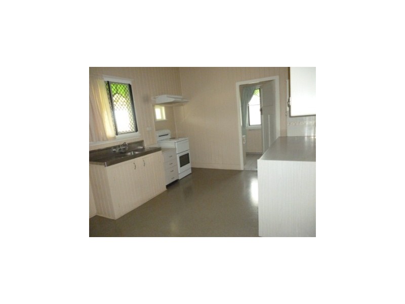 1/234 Warwick Road, Churchill QLD 4305