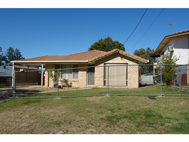 77 Cranes Road, North Ipswich QLD 4305