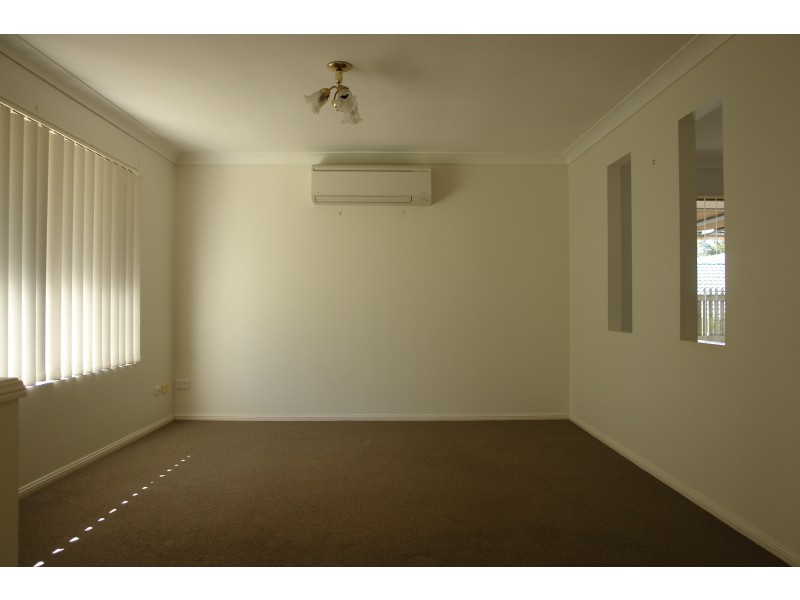 77 Cranes Road, North Ipswich QLD 4305