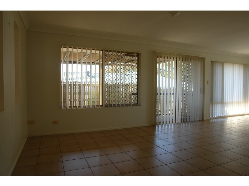 77 Cranes Road, North Ipswich QLD 4305