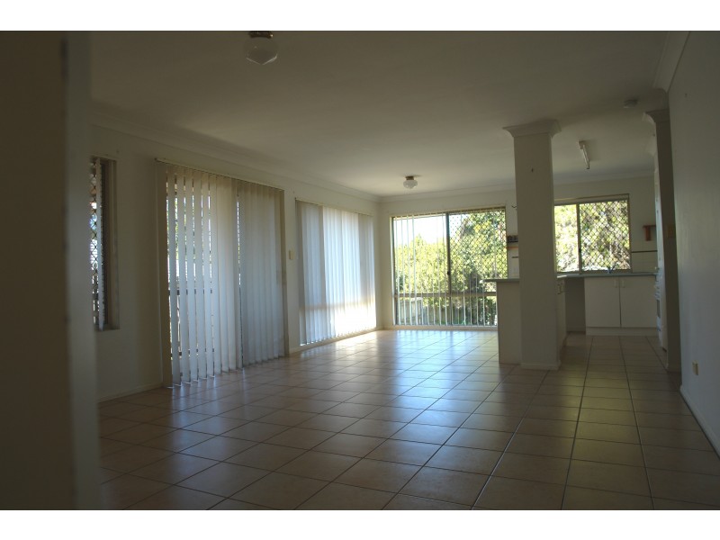 77 Cranes Road, North Ipswich QLD 4305