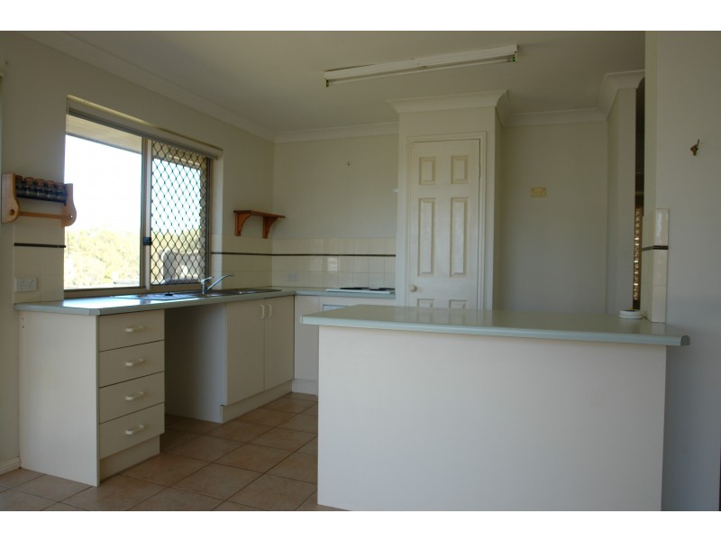 77 Cranes Road, North Ipswich QLD 4305