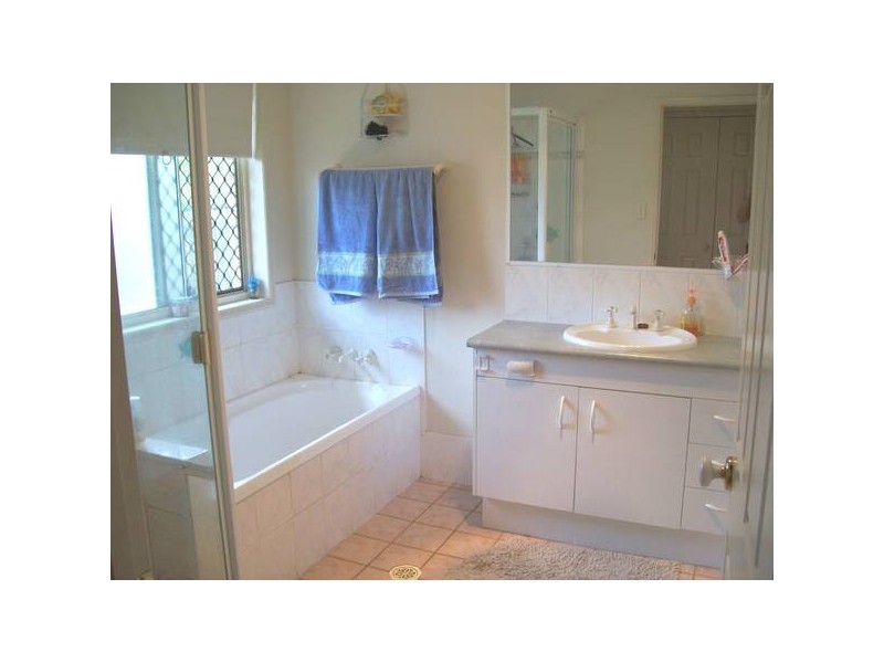 Flinders View QLD 4305