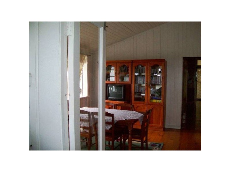 75 Downs Street, North Ipswich QLD 4305