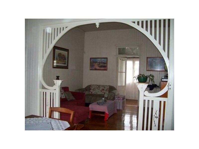 75 Downs Street, North Ipswich QLD 4305