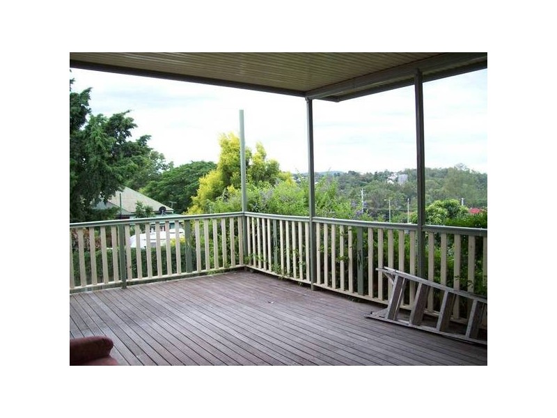 75 Downs Street, North Ipswich QLD 4305