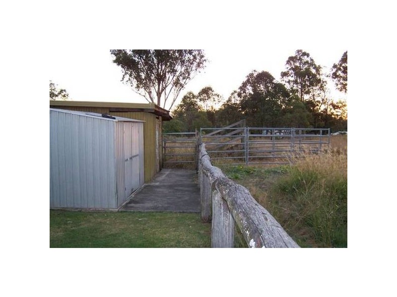 Walloon QLD 4306