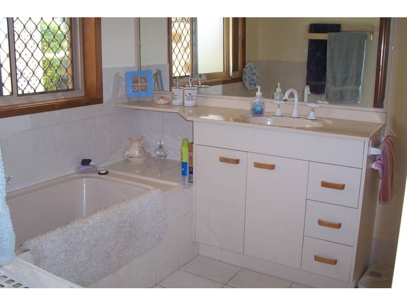 Silkstone QLD 4304