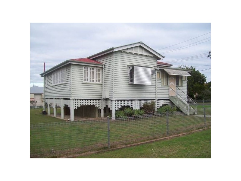 19 Nimmo, Booval QLD 4304