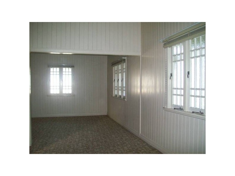 19 Nimmo, Booval QLD 4304