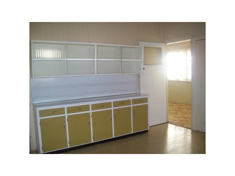 19 Nimmo, Booval QLD 4304