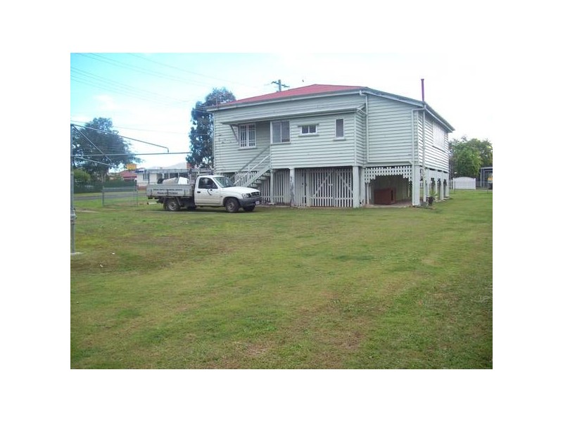 19 Nimmo, Booval QLD 4304