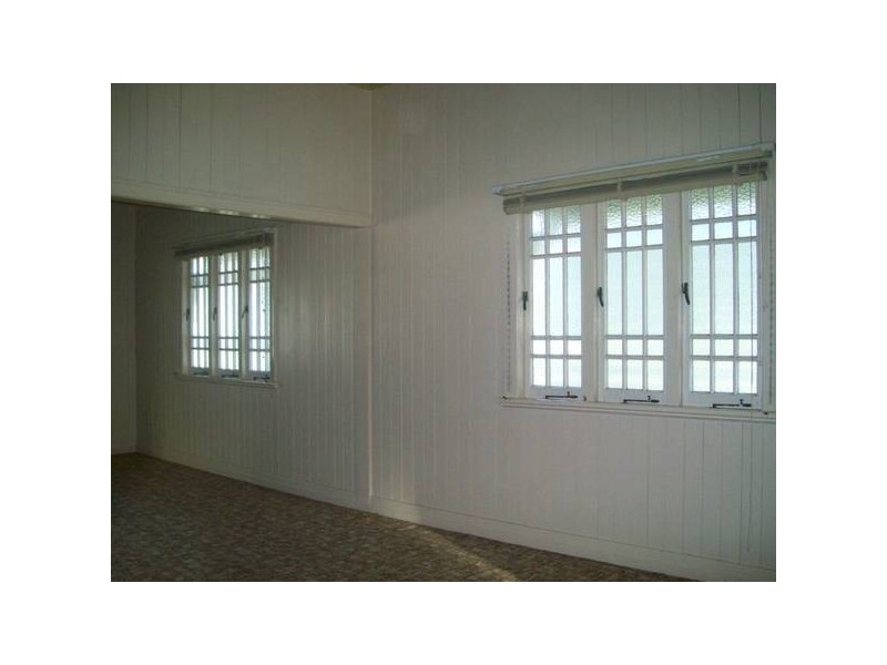 19 Nimmo, Booval QLD 4304