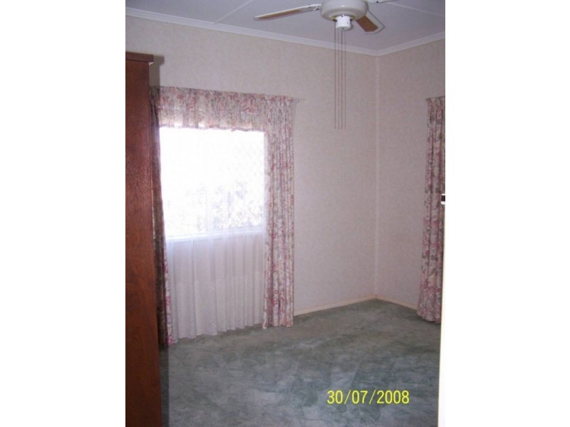 180 Blackstone Road, Silkstone QLD 4304