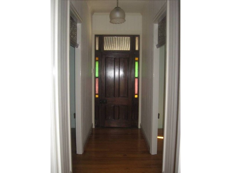 19 Creek Street, Bundamba QLD 4304