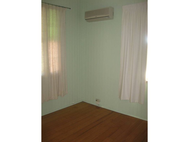 19 Creek Street, Bundamba QLD 4304