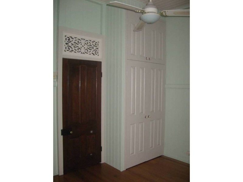 19 Creek Street, Bundamba QLD 4304