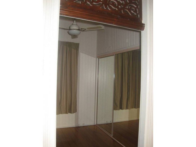 19 Creek Street, Bundamba QLD 4304