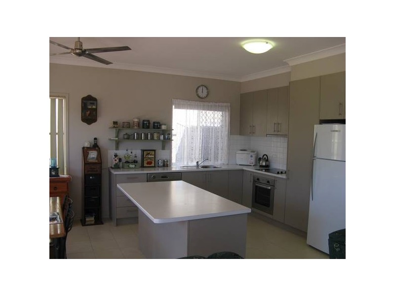 8 Freesia Close, Springfield Lakes QLD 4300