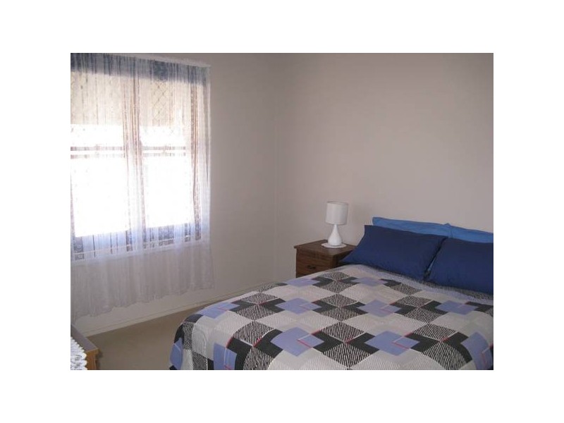 8 Freesia Close, Springfield Lakes QLD 4300